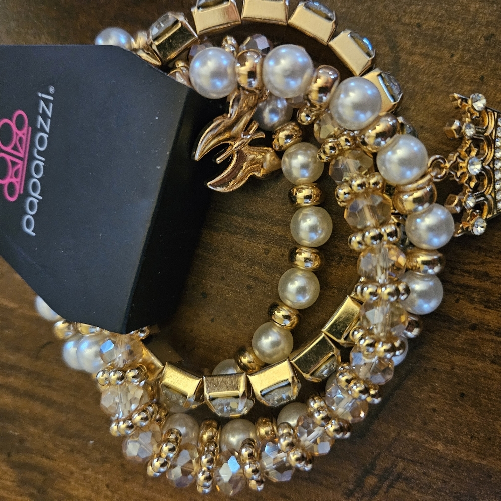 Feminine Charm Gold Bracelet